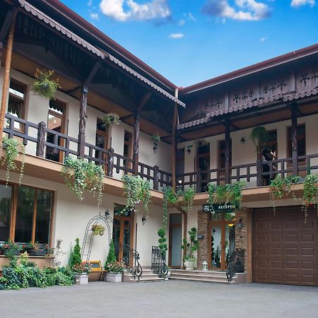 加拉尼酒店 Rădăuţi 外观 照片